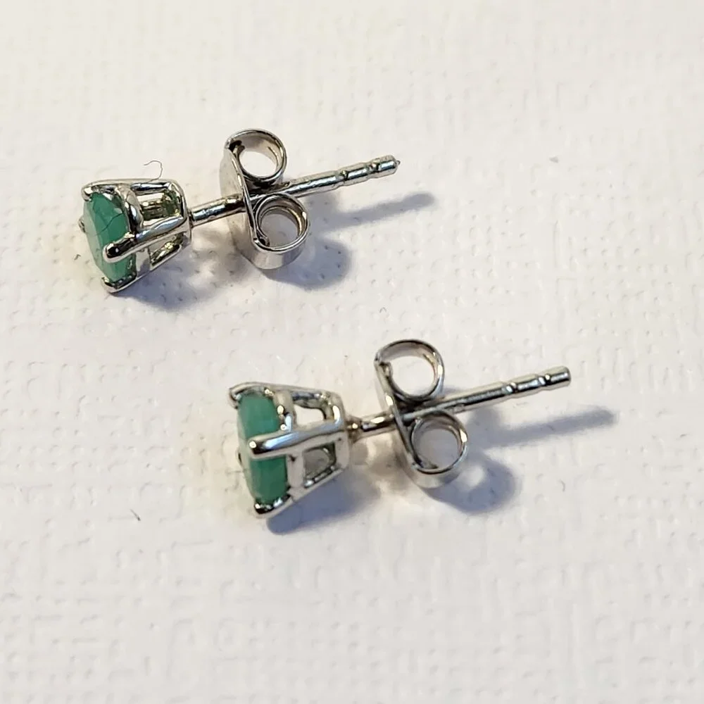 VTG Natural Emeralds in 925 Setting Stud Earrings Petite - Picture 4 of 8